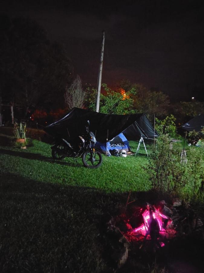 Maison d'hôtes Hospedaje Y Zona De Camping Pistacho à Villa de Leyva Extérieur photo